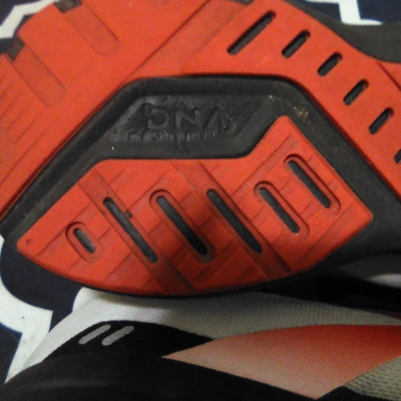 Brooks Launch 8 Size 8.5 Great amazing condition!! - Picture 3 of 4